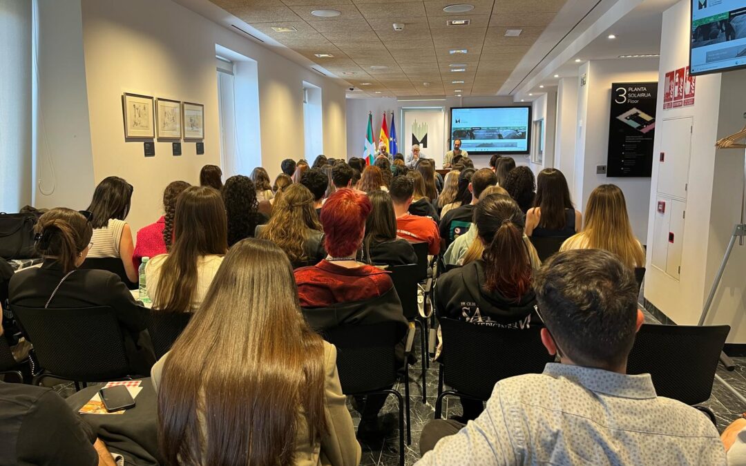 La Asociación de Víctimas del Terrorismo de Castilla y León acerca a los alumnos de Criminología de la Universidad de Salamanca al Centro Memorial de Vitoria