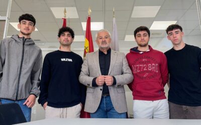 Estudiantes de Periodismo de la Universidad de Valladolid entrevistan al presidente de la Asociación de Víctimas del Terrorismo de Castilla y León
