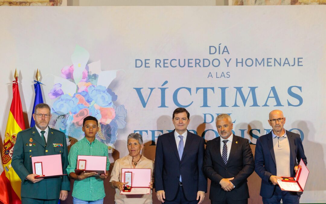 Las víctimas del terrorismo recogen las medallas de reconocimiento otorgadas por la Junta de Castilla y León