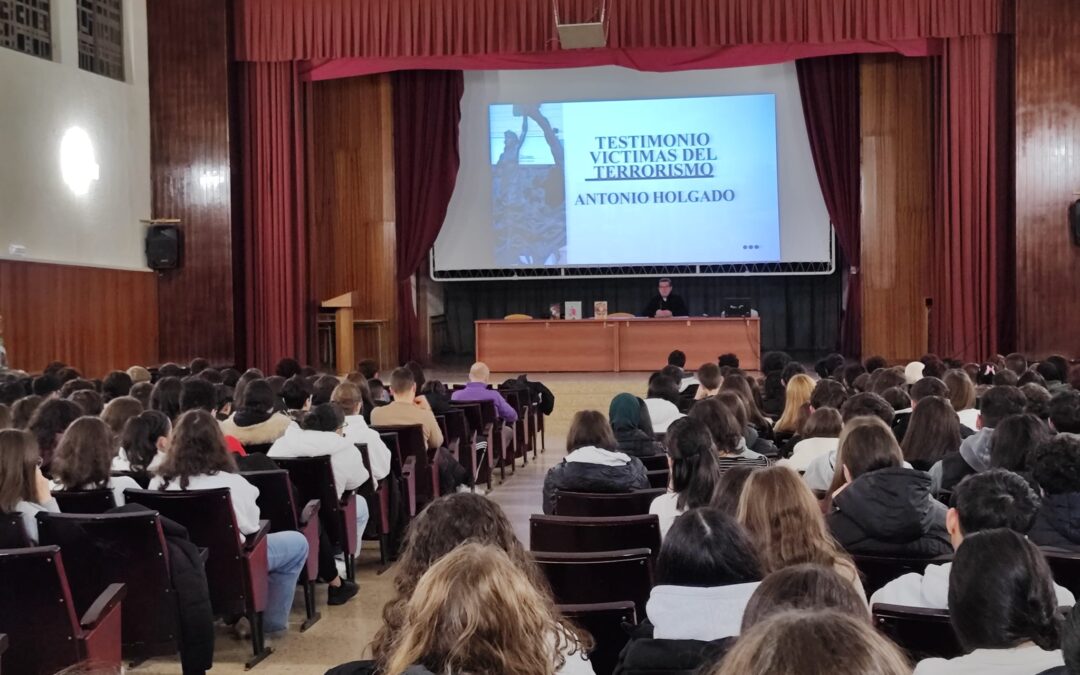 El IES Astúrica Augusta de Astorga acoge una nueva jornada del programa “Testimonio de Víctimas del Terrorismo en las Aulas”