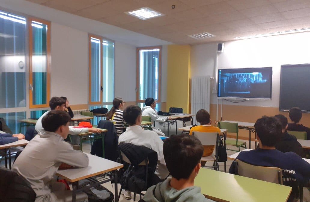 El presidente de la AvtCyL cuenta su historia a los alumnos del IES Pinares de Pedrajas