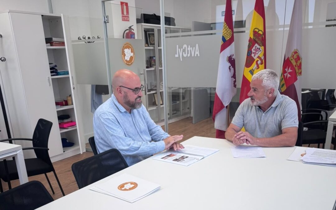 El nuevo Comisionado para las Víctimas del Terrorismo en Castilla y León visita la sede de la AvtCyL