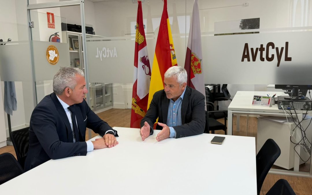El delegado del Gobierno en Castilla y León visita la sede de la AvtCyL